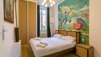 2 bedrooms, iron/ironing board, Internet, bed sheets