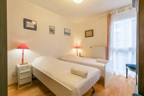 10 chambres, fer et planche à repasser, Wi-Fi gratuit, draps fournis