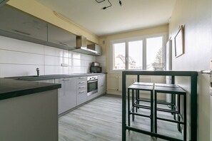 Frigorifero, microonde, forno, lavastoviglie