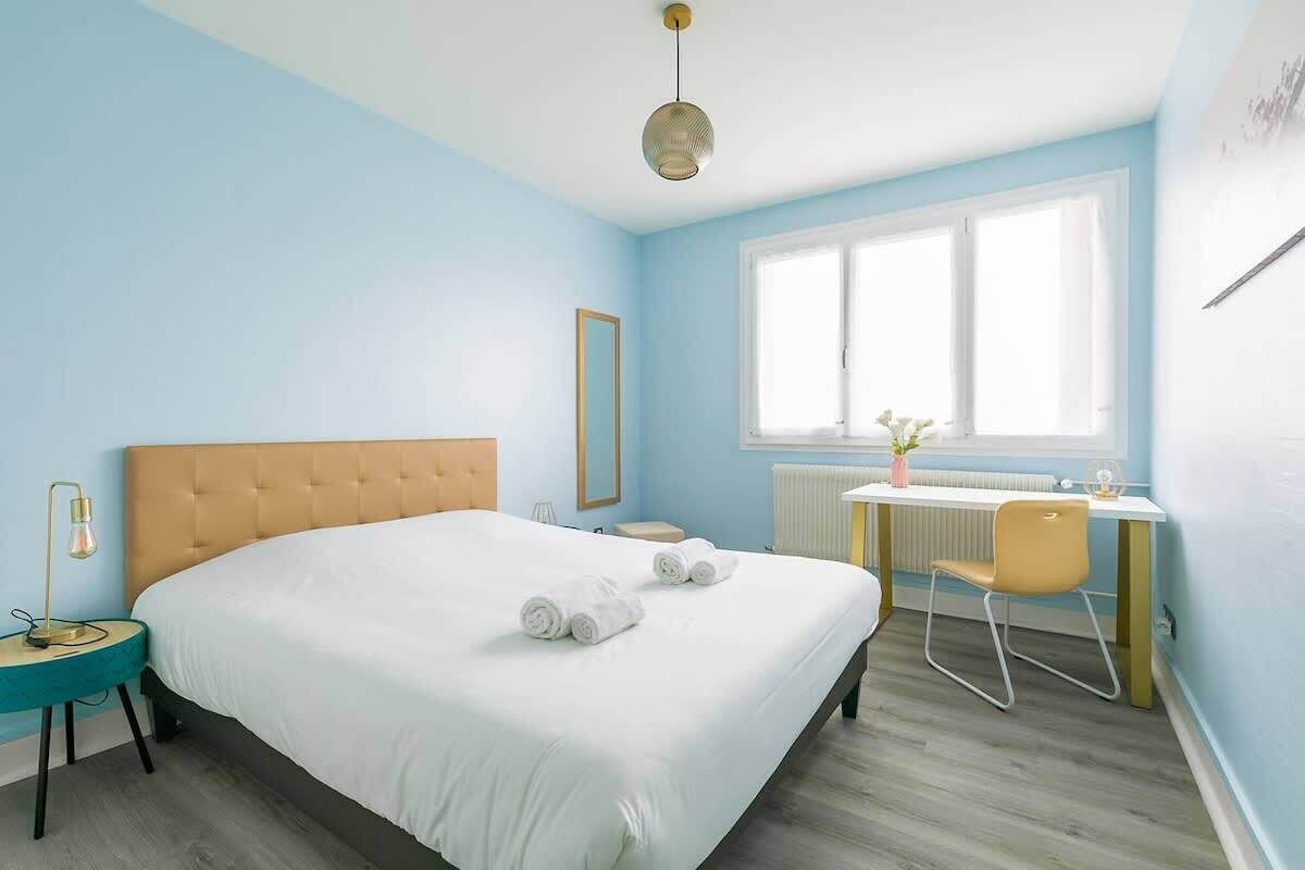 2 chambres, fer et planche à repasser, Wi-Fi gratuit, draps fournis