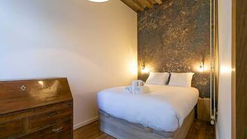 2 soverom, strykejern/-brett, reiseseng for barn og wi-fi (inkludert)