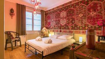 3 slaapkamers, een strijkplank/strijkijzer, gratis wifi, beddengoed