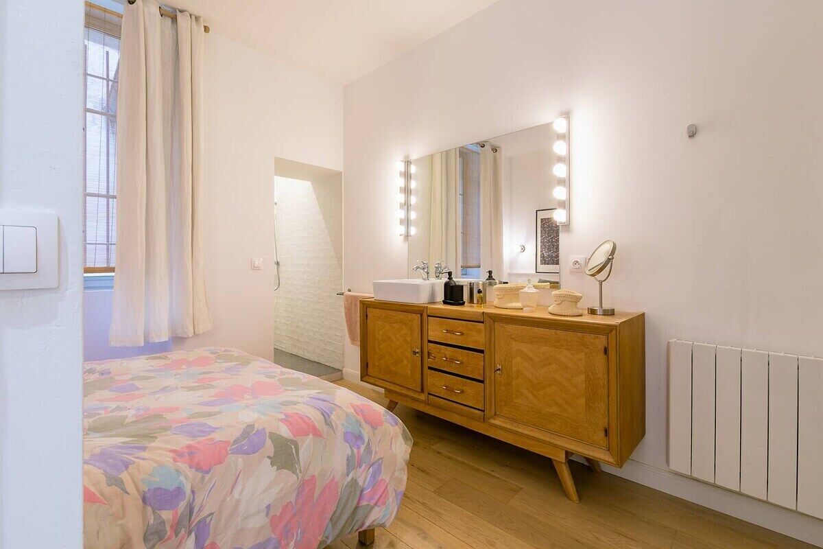1 bedroom, iron/ironing board, Internet, bed sheets