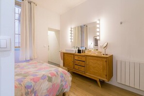 1 bedroom, iron/ironing board, Internet, bed sheets - le Tillot - Bel appartement lumineux avec parking (Dijon)