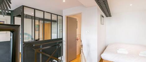 2 chambres, fer et planche à repasser, Wi-Fi gratuit, draps fournis
