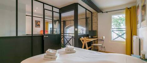 2 soverom, strykejern/-brett, wi-fi (inkludert) og sengetøy