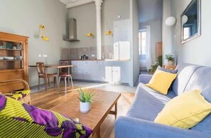 TV - La Chassagne dans un hotel particulier- SR Loc (Dijon)