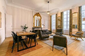 Televisor, videojocs i oficines