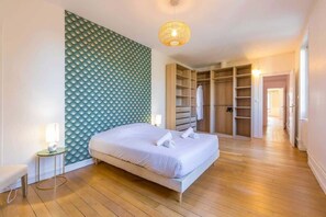 2 bedrooms, iron/ironing board, travel crib, free WiFi - Le Devosge (Dijon)