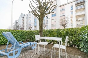 Outdoor dining - Le Marpaux - Bel appartement avec jardin privatif (Dijon)