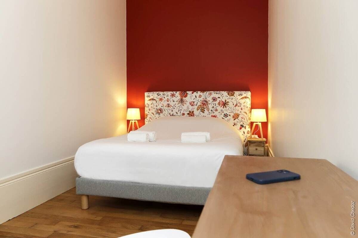 3 bedrooms, iron/ironing board, travel cot, free WiFi
