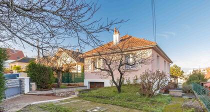 Sweet villa burgundy- Maison de ville avec jardin -SR Loc