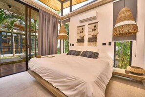 4 bedrooms, iron/ironing board, travel cot, free WiFi - Boho Getaway, 10 min Walk to Beach and Dining (Tamarindo)