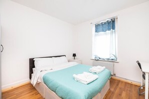 4 bedrooms, iron/ironing board, WiFi, bed sheets
