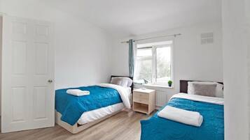 4 bedrooms, iron/ironing board, WiFi, bed sheets