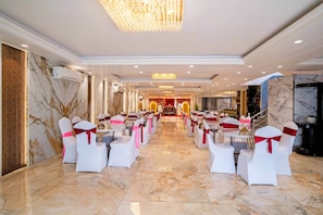 Banquet hall - Treebo Royal Grand, Sector 71 (Noida)