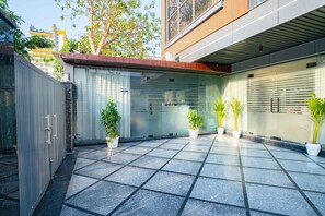 Free self parking - Treebo Royal Grand, Sector 71 (Noida)