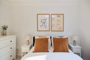 Apartment (2 Bedrooms) | 2 Schlafzimmer, laptopgeeigneter Arbeitsplatz, Bettwäsche