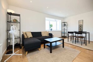Apartment (2 Bedrooms) | Living area - The West Hampstead Base - Central 2bdr Apartment (London)