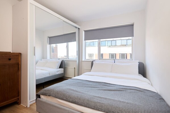 Apartment (2 Bedrooms) | 2 bedrooms, bed sheets - The West Hampstead Base - Central 2bdr Apartment (London)