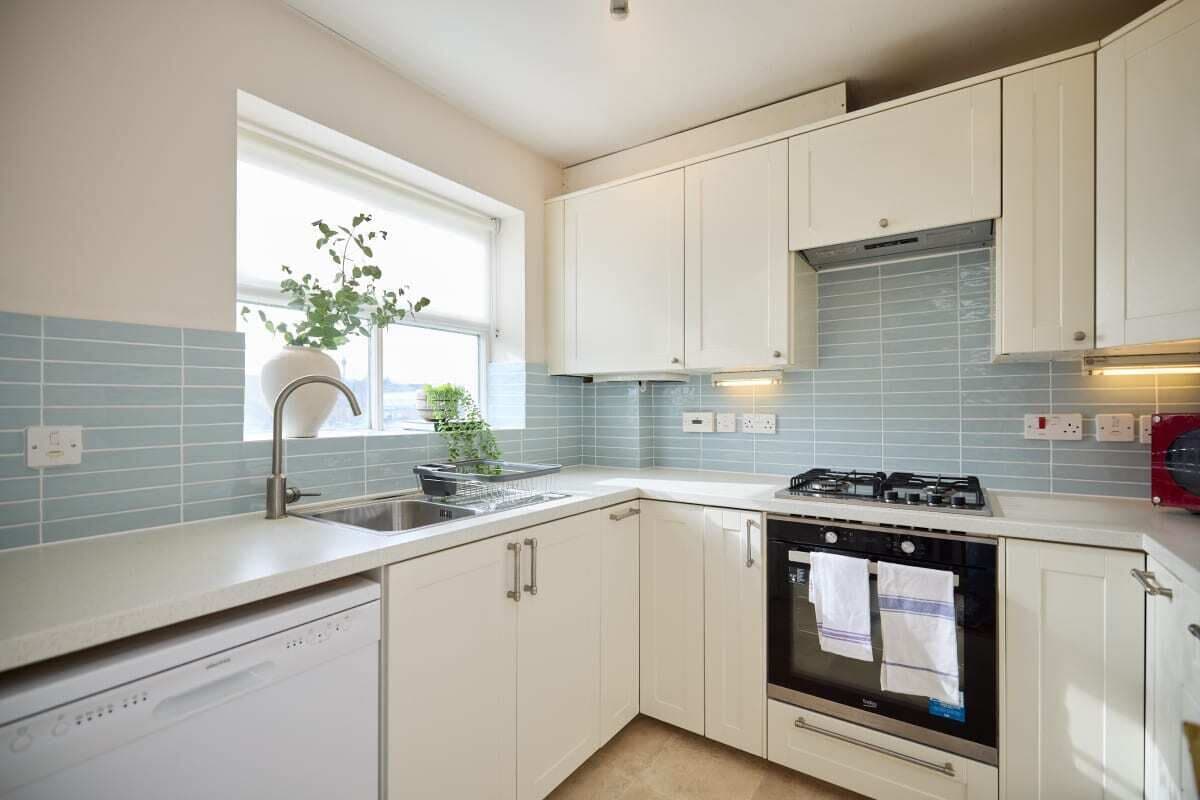 Apartment (3 Bedrooms) | Private kitchen | Fridge, oven