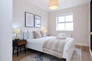 Apartamento (3 Bedrooms) | 3 quartos, ferros/tábuas de passar roupa, Wi-Fi de cortesia