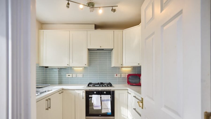 The Guildford Getaway - 3bdr With Garden