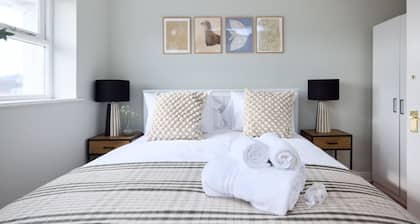 The Guildford Getaway - 3bdr With Garden