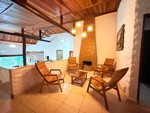 Téléviseur connecté de 40 po avec télévision par câble