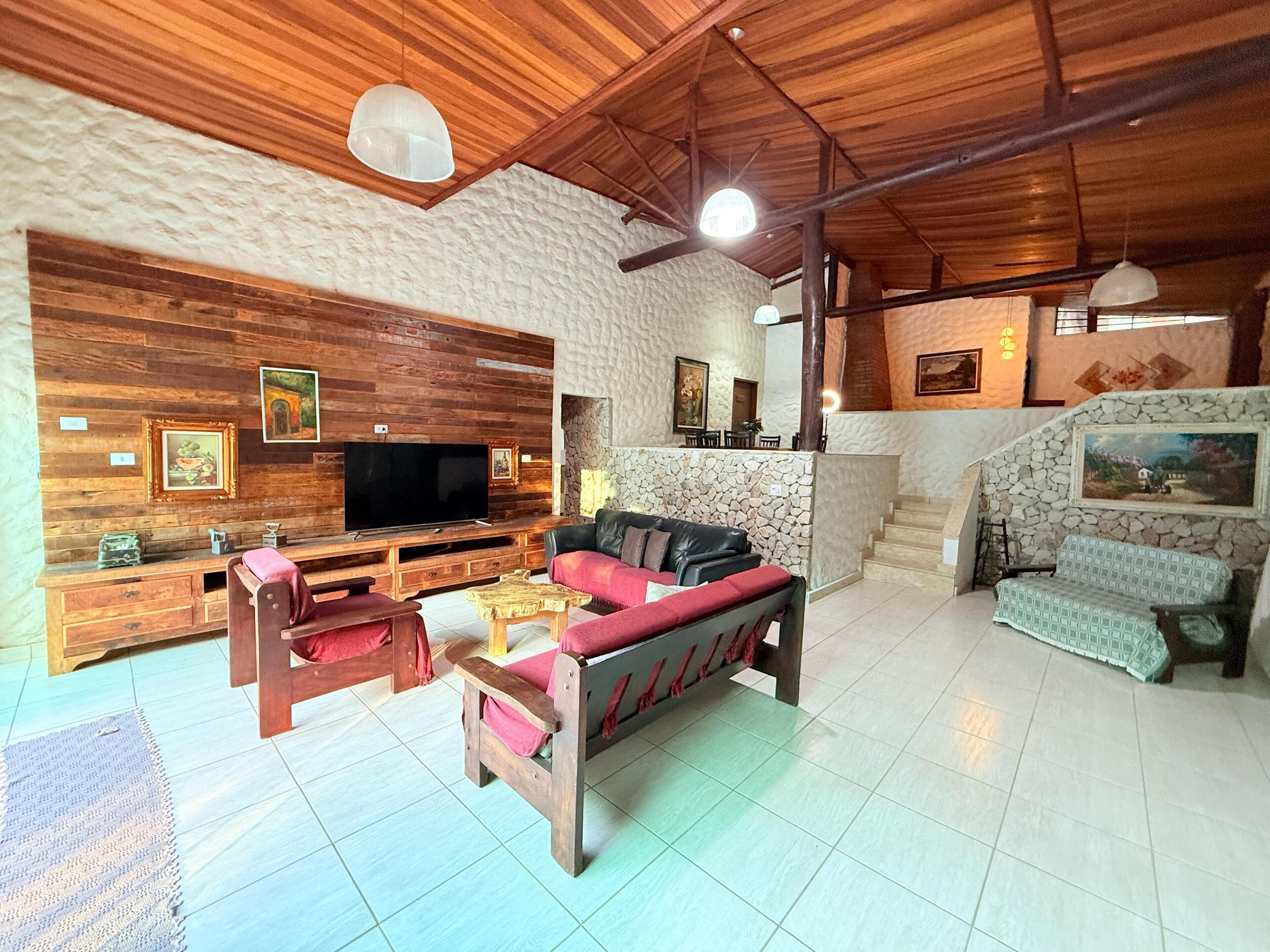 Smart TV 40 polegadas com canais a cabo