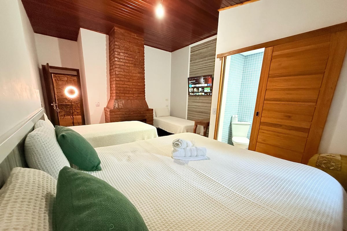 Family Triple Room | 1 bedroom, free WiFi, bed sheets