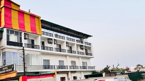 Exterior - Hotel Krishna Palace (Dehradun)