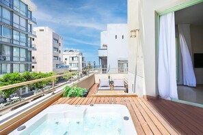 Bain à remous extérieur