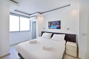 3 bedrooms, iron/ironing board, travel crib, WiFi