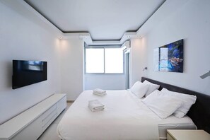 3 chambres, fer et planche à repasser, lit de bébé portatif, Wi-Fi