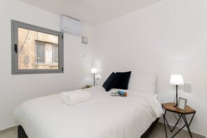 2 habitaciones, tabla de planchar con plancha, wifi y ropa de cama 