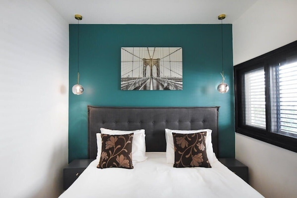 3 habitaciones, tabla de planchar con plancha, wifi y ropa de cama 