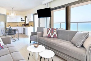 Télévision, chaîne hi-fi, espaces bureaux