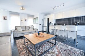 TV, stereo, offices - Garden Party by HolyGuest (Tel Aviv)