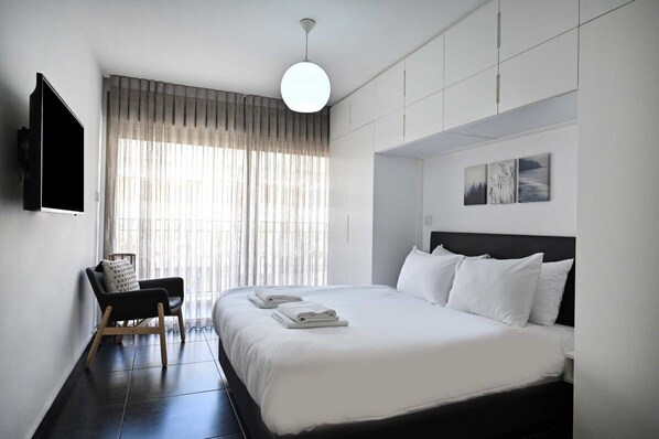 2 bedrooms, iron/ironing board, WiFi, bed sheets - Garden Party by HolyGuest (Tel Aviv)