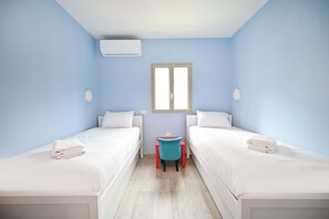 3 bedrooms, iron/ironing board, WiFi, bed sheets - Mendele 3BR by HolyGuest (Tel Aviv)