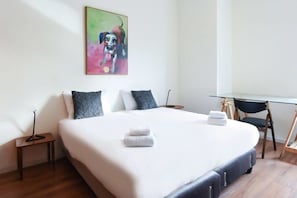 Iron/ironing board, WiFi, bed sheets
