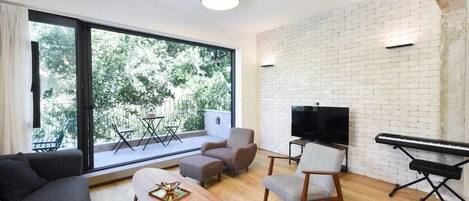 TV, stereo, offices