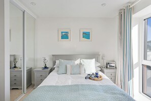 2 quartos, berço de viagem, Wi-Fi de cortesia, roupa de cama