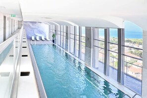 Una piscina techada
