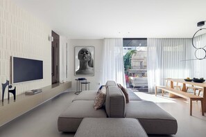 TV