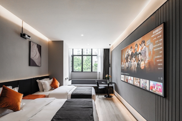 1 habitación, escritorio y cortinas blackout