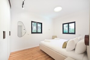 3 chambres, fer et planche à repasser, accès à Internet, literie fournie