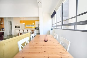 Dining - Charming 2BD in Gordon by HolyGuest (Tel Aviv)