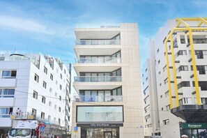 Exterior - Modern Beachfront 3BR by HolyGuest (Tel Aviv)